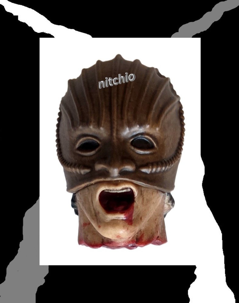 Mezco One:12 Conan The Barbarian War Paint – BLOODY SEVERED HEAD 1/12 Scale