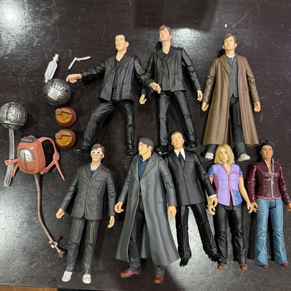 Lot of 8 Doctor Who Figures with random accessories