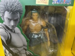 MegaHouse Variable Action Heroes ONE PIECE Roronoa Zoro Action Figure H: 9.8in