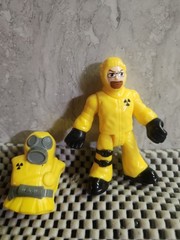 Breaking Bad Hazmat Figures Lot – Walter White & Gas Mask Mini Figure