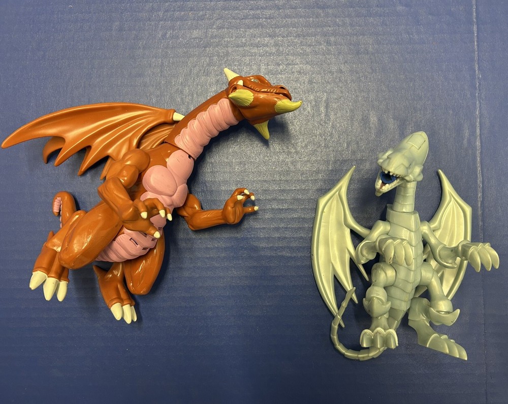 1996 Vintage Yu GI Oh Blue Eyes White Dragon & Thousand Dragon Action Figure Lot