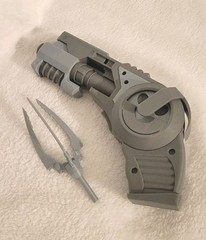 Batman Arkham Origins 1:1 Scale Grapnel Launcher Prop Gun
