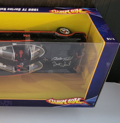 1966 TV Series Batmobile 1:18 2007 Batman HOT WHEELS SIGNED Adam West Burt Ward