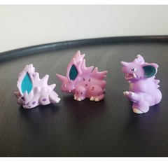 Nidorino, Nidoran Nidoking Pokemon Finger Puppet Figures Authentic Bandai