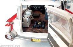 Plasma Series 1:18 scale Ecto-1 car Ghostbusters Afterlife Hasbro 3.75” Figures