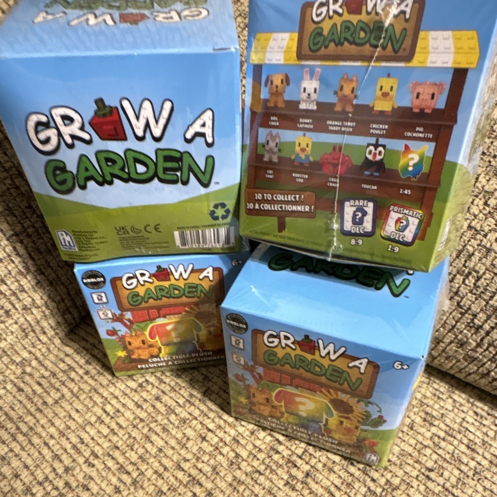 4 Roblox Grow a Garden Mystery Figure Box Set Dog Cat Rabbit Pig Chicken Ages 6+