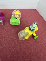 Vintage lot of 8 Warner Tiny toons functioning vehicles 2.5 inches long 1992
