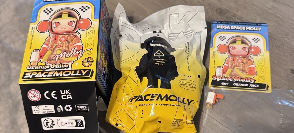 Pop Mart Mega Space Molly 100% Series 4 Confirmed ORANGE JUICE Sealed Bag
