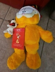 Garfield & Odie Macy’s Limited Edition 25 Years Christmas Plush Cat Dog 18″ book