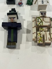 Jazwares Minecraft Figures Lot Series 2 Core Iron Golem Snow Golem Witch Potion+
