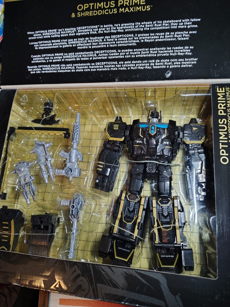 2017 SDCC Transformers Primitive Skateboarding OPTIMUS PRIME/Shreddicus Maximus