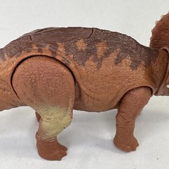 Jurassic World Fallen Kingdom Roarivores Triceratops Park Dinosaur Figure Toy