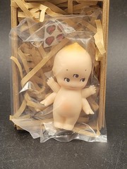 Paws ABAO x Kewpish Love Mini Figurine