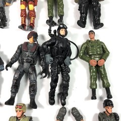 Chap Mei & Others Army Military Action Figures Lot Of 13 Plus Accessories