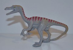 RARE 2000 Velociraptor 4″ McDonald’s EUROPE Movie Action Figure Disney Dinosaur