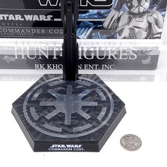 Hot Toys MMS734 STAR WARS 1/6 Commander Cody Chrome Figuer’s Base Stand Only