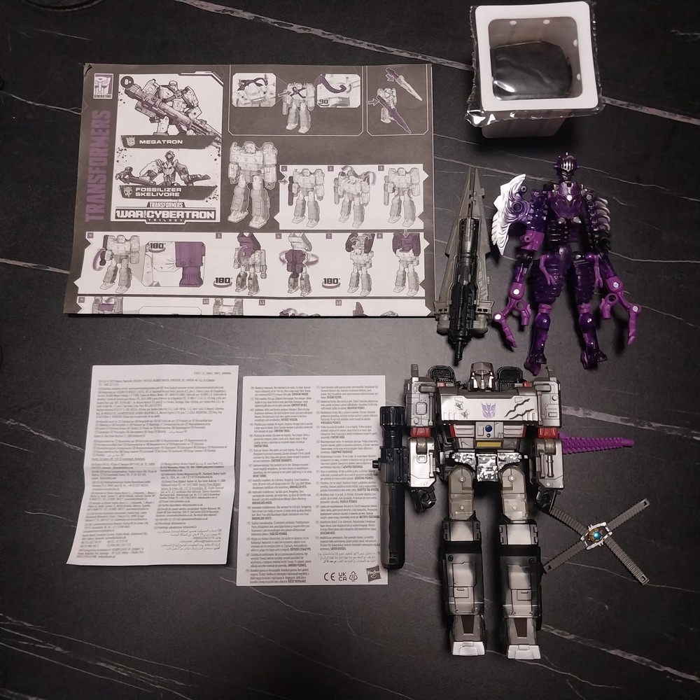Transformers Netflix War For Cybertron Spoiler Pack Megatron & Skelivore