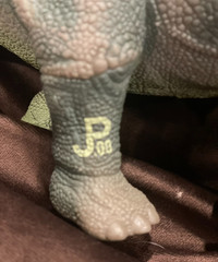Jurassic Park Triceratops JP08 Battle Wound Dinosaur 20″ Figure Vtg Kenner