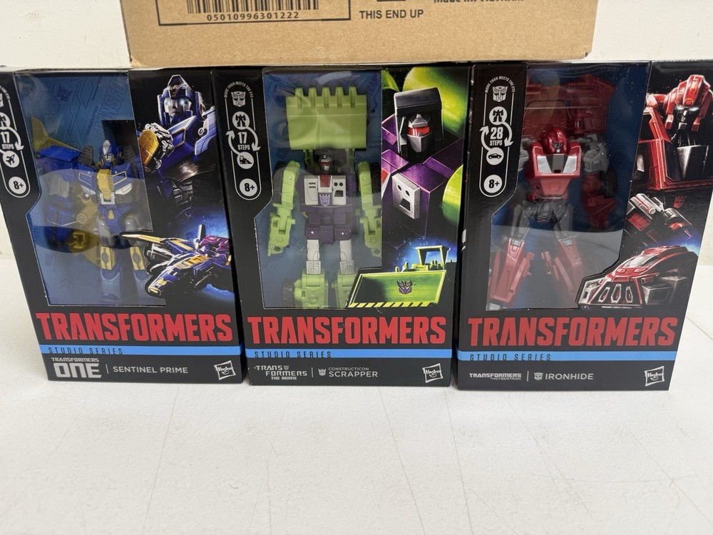 Transformers Studio Series Voyager 3 Pack Ironhide Scrapper Sentinel Prime NEW