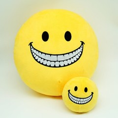 New Verity Arg Plush Toy Soft Stuffed Smiley Ball Monster Doll Room Decor Gift