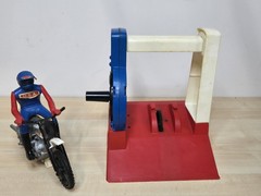 Ideal Team America Super Stunt Motorcycle Bike w/ Rider & Gyro Launcher 1980 Vtg