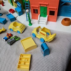 VTG 1991 ILLCO Sesame Street Playset w/ all Figures Few Missing Pieces DMGD Box