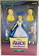 Disney Ultimates Alice in Wonderland Alice 7-Inch Scale Action Figure