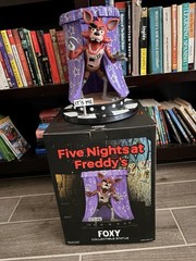 FNAF FOXY STATUE!!!