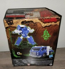 Hasbro Transformers War for Cybertron Kingdom K32 Autobot Pipes Deluxe Class