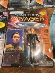 Star Trek Playmates Voyager Lot x9 Janeway Kim Tuvok Torres Hazon Figures MOC