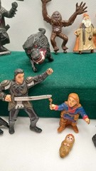 Vintage 1988 Tonka Lot of WILLOW Movie Lunchbox & Thermos and Figures W/O Bases.