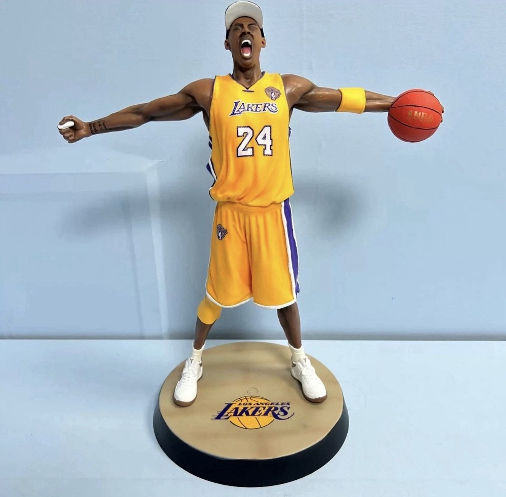 NBA Star Roar Kobe Figure Statue Commemorative Model Boxed 13in New