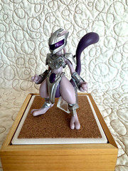 Pokemon – Battle Armor Mewtwo – 4″ Figure with clear tail stand – BRAND NEW!!