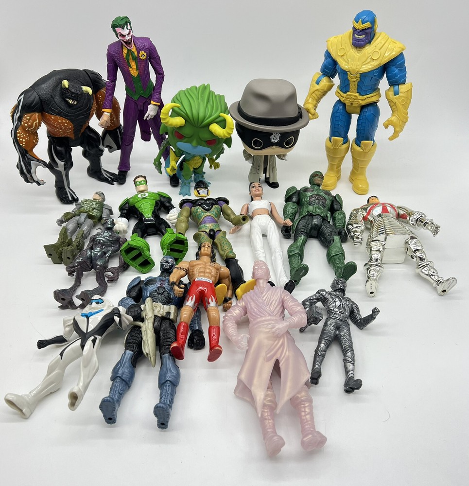Random Lot Of Action Figures Marvel DC Funkos & Other Lot Of 17 Toy