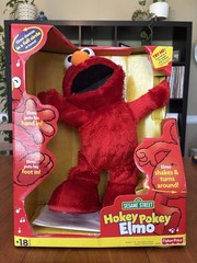 Vintage 2002 Sesame Street Hokey Pokey Elmo with Original Box Works