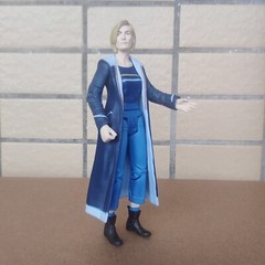 Doctor Who The Thirteenth Doctor in Flux Outfit doctor ATION FIGURE 5.5″ old #w