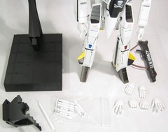 ThreeZero Robo Dou Robotech VF-1S Veritech Roy Fokker Diecast Figure Complete