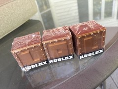 ROBL0X Celebrity Series 8 mystery box lot of 3 damage on one box