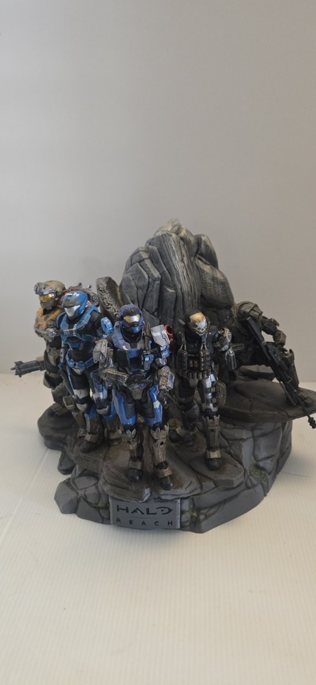 Halo Reach Limited Collector’s Edition Statue Noble Team 2010