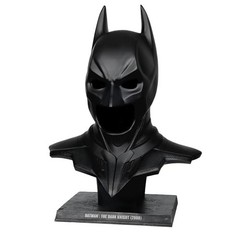 – DC Direct Batman: the Dark Knight (2008) Cowl Replica 1:1 Scale