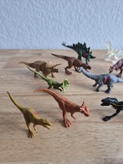 Jurassic World Battle Damage 14 Mini Dino Multipack Exclusive Dinosaurs