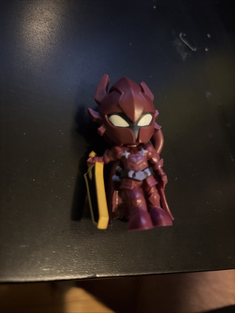 Solo Leveling Blind Bag Mini Figure – Igris The Blood Red Secret CHASE!