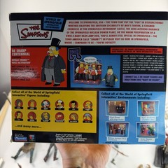 Simpsons WOS Be Sharp Centennial Playmates Exclusive Dolittle Wiggum Figure 2003