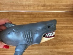 IT’S SHARK WEEK 🦈 CHOMPING Great White Sharks plastic toy figures BITE ACTION