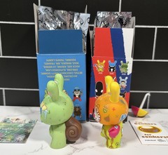 Kidrobot Dunny 2011 & Ye Olde English Series Snail & Gardunny 3″ Vinyl Lot of 2