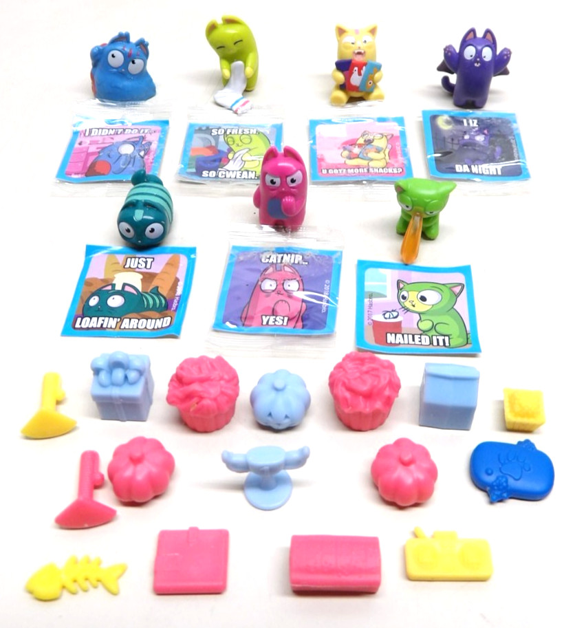 7 Lost Kitties Mini Figures Series 2 w/7 Meme Stickers & 16 Accessories