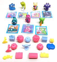 7 Lost Kitties Mini Figures Series 2 w/7 Meme Stickers & 16 Accessories