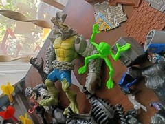 Huge Mixed Figure & Acccessoryy Lot,Skylander,Fortnite,Venom,Zombies, Plus Many