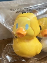 Duckalooz Looney Tunes 2 Pk TWEETY & BUGS BUNNY Rubber Duckie Duck Bath Toy
