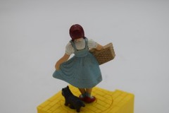 Wizard of Oz DOROTHY & TOTO Movable Toy 1997 Blockbuster Turner Ent